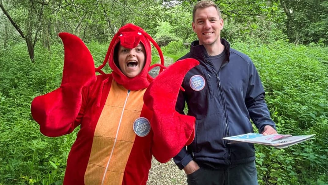 Engaging local visitors in crayfish conversation during Invasive Species Week- image