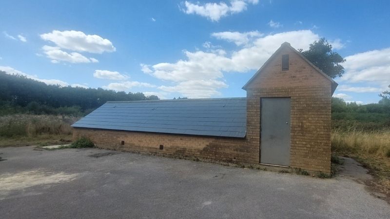 Redundant pump building